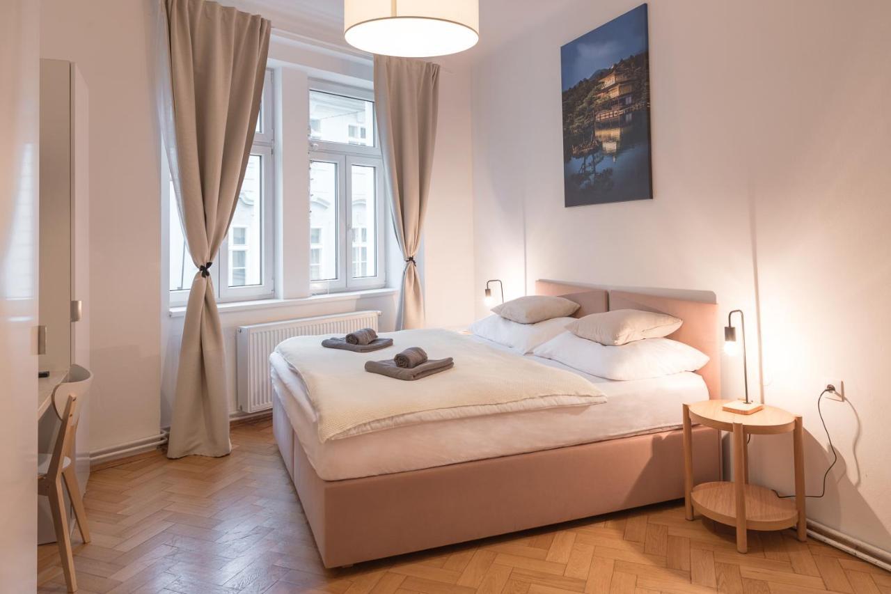 Skolska Junior Apartment ปราก ภายนอก รูปภาพ