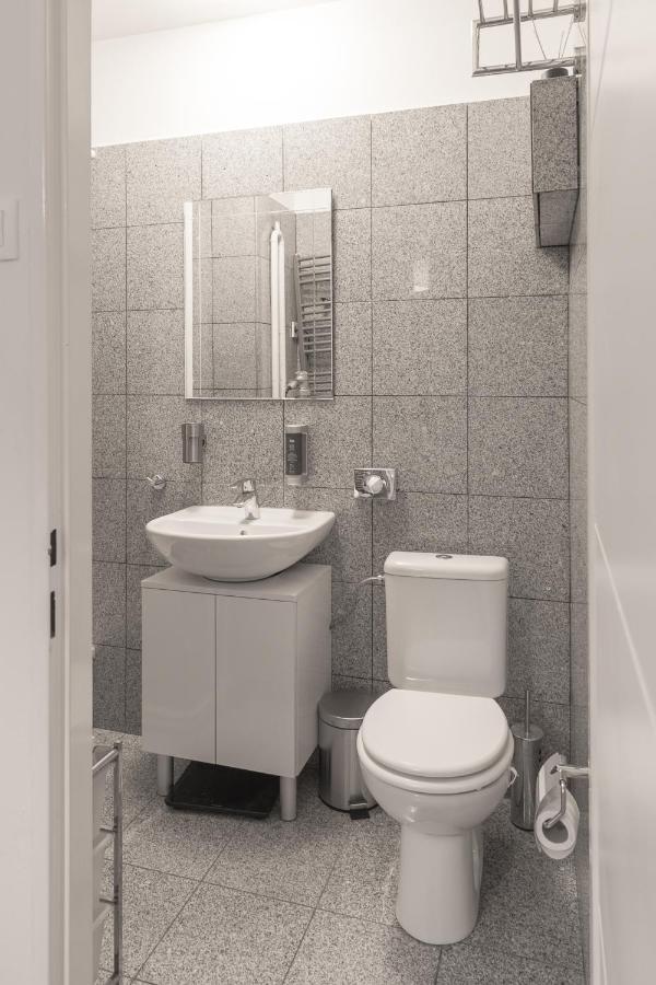 Skolska Junior Apartment ปราก ภายนอก รูปภาพ